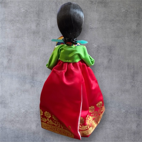 Vintage Korean Beauty Hanbok Doll - Picture 2 of 7